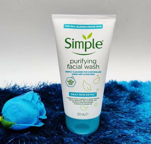 Sữa rửa mặt Simple Purifying Gel Wash có tốt không