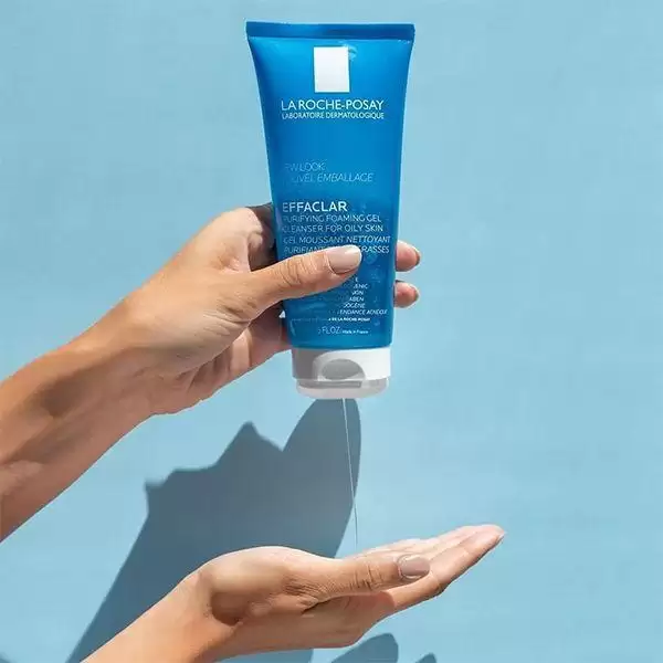 Review sữa rửa mặt La Roche Posay cho da dầu mụn